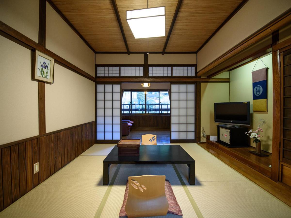 Yunohira Kamiyanagiya Hotel Yufu Buitenkant foto