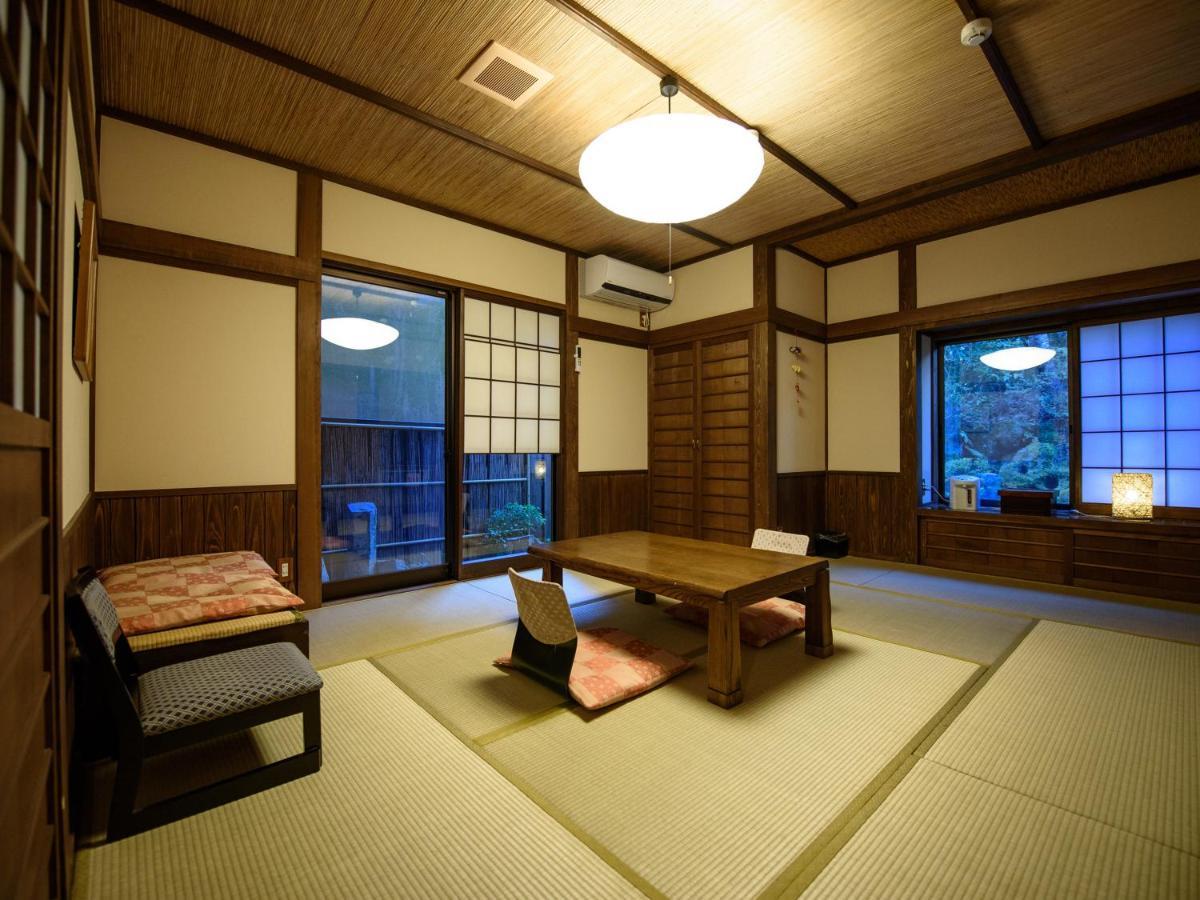 Yunohira Kamiyanagiya Hotel Yufu Buitenkant foto