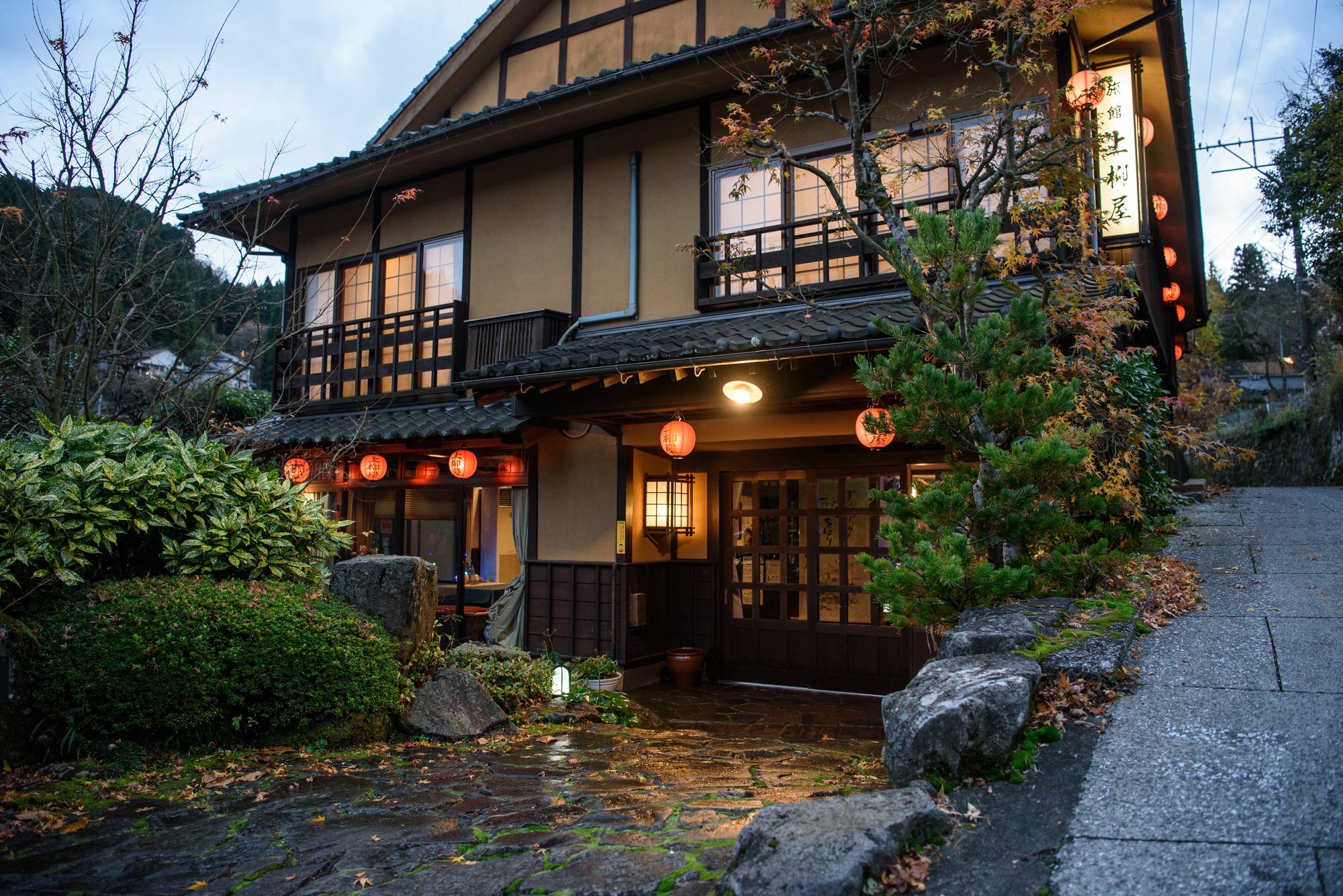 Yunohira Kamiyanagiya Hotel Yufu Buitenkant foto