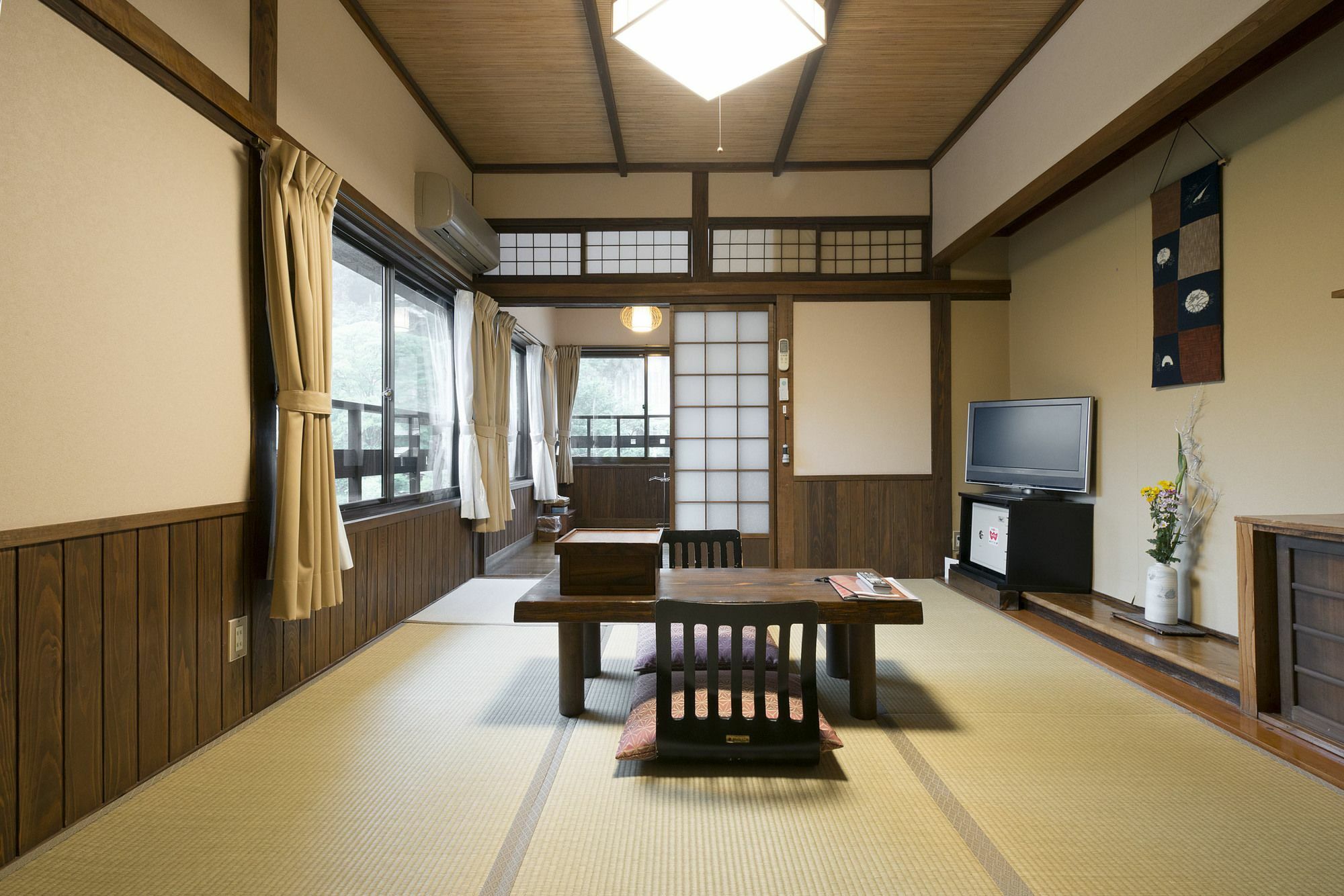 Yunohira Kamiyanagiya Hotel Yufu Buitenkant foto